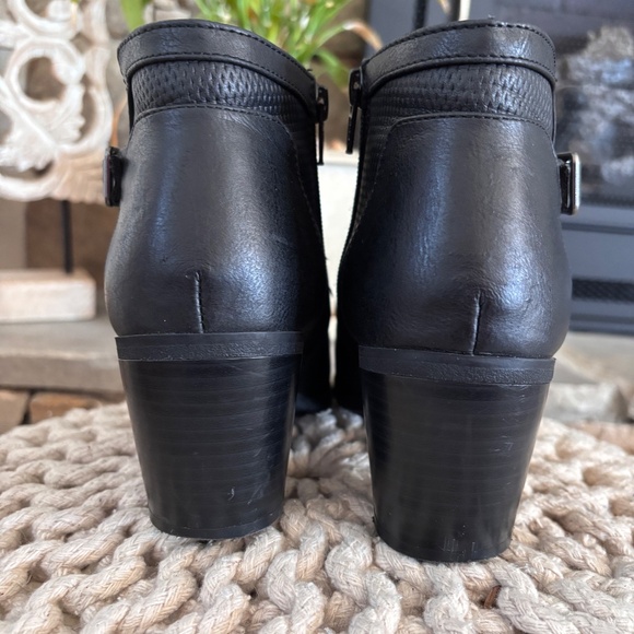 Kim Rogers Women's Black SZ 7 Onyla Booties Almond Toe Vibration - Picture 10 of 13